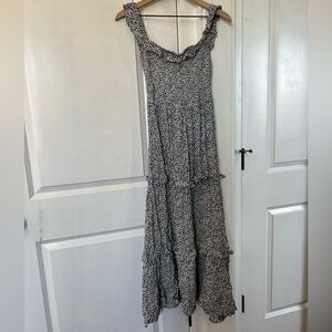 Express black and white spot maxi dress ruffle women’s size small vacation N397